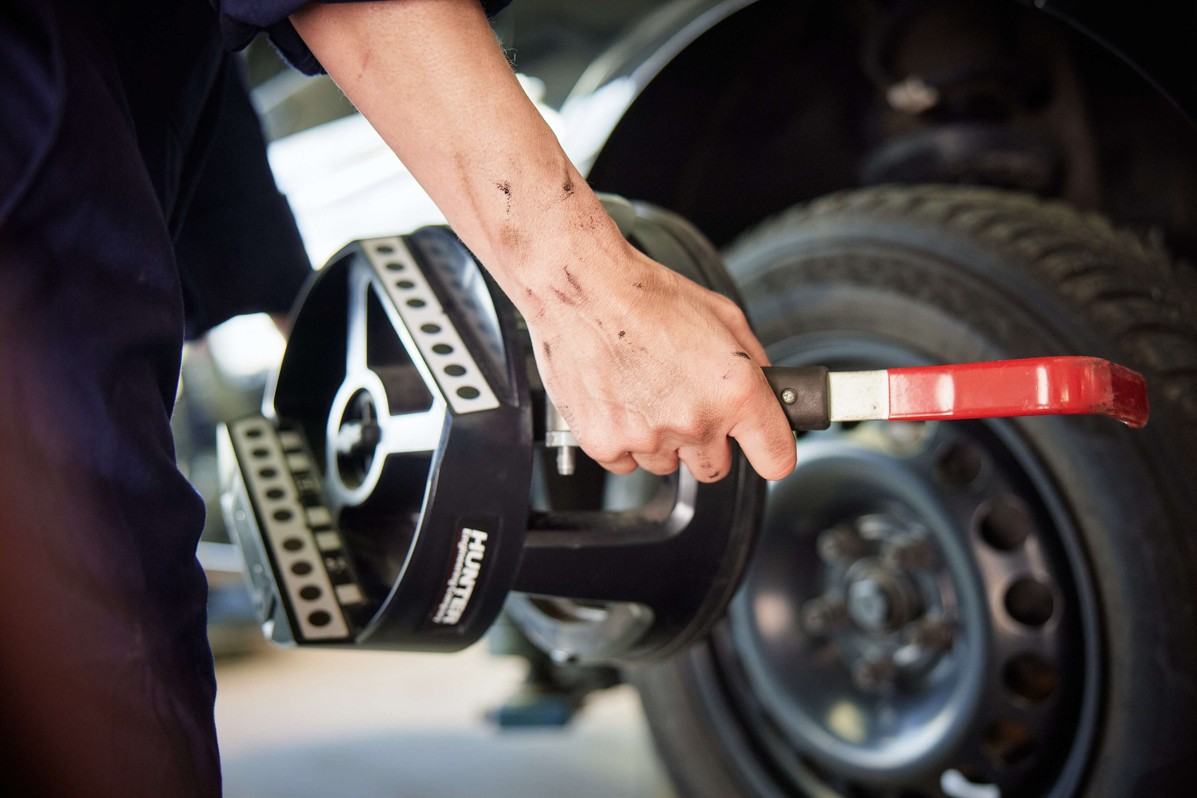 Reparaturen am Autoreifen